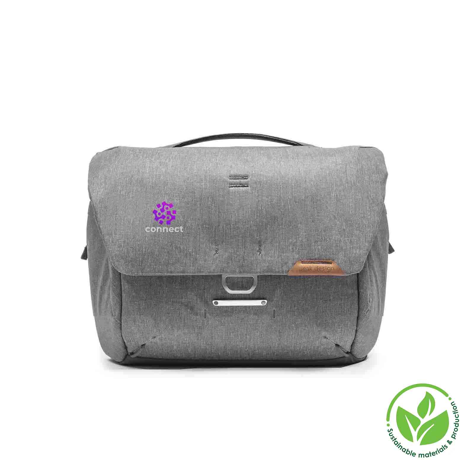 Bolso Peak Design Everyday Messenger 13L (Gris Ceniza)

Ampliable de 13 a 16 L
Materiales 100% reciclados
Cierres MagLatch
Se adapta a un portátil de hasta 13
