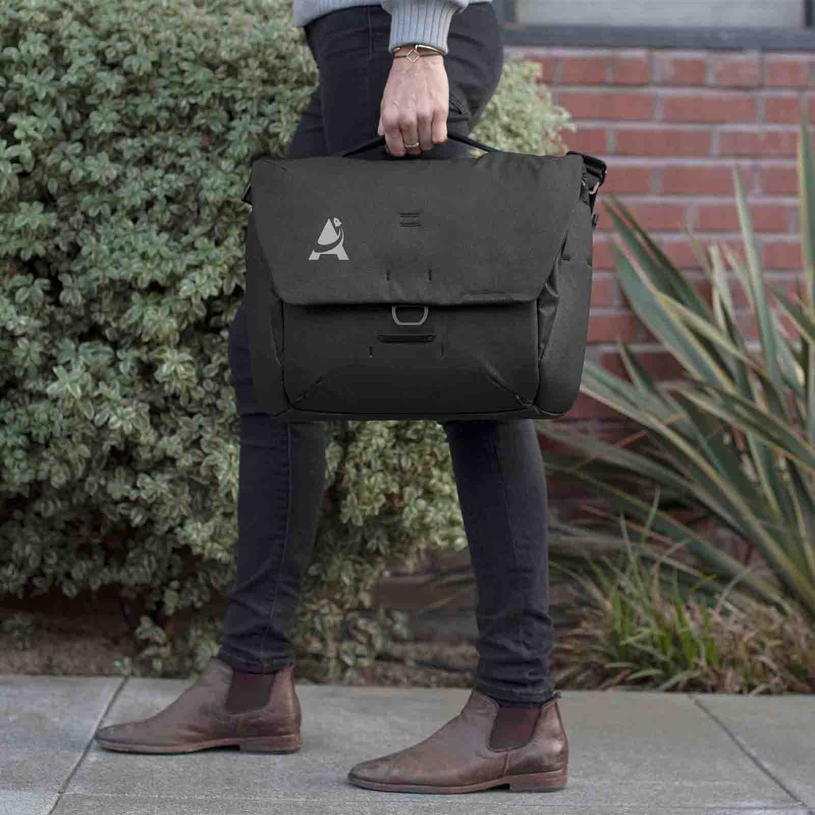 File name: PD-Everyday-Messenger-13L-Black-5.jpg
Dimensions: 1600 x 1600 pixels
File size: 70.15 KB