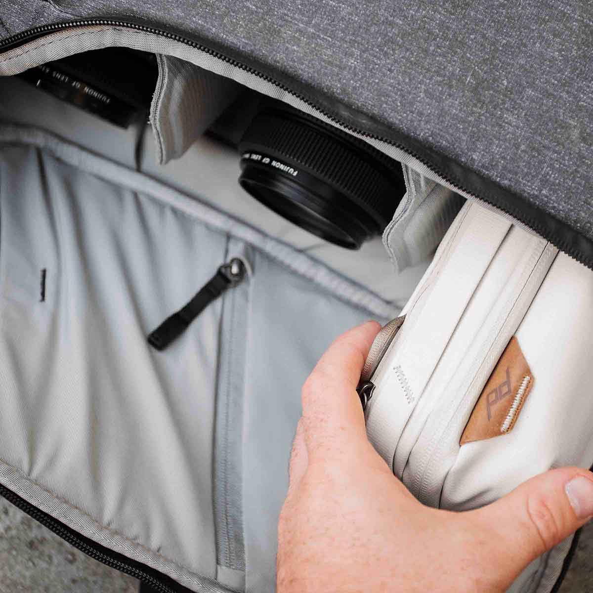 Dateiname: PD-Tech-Pouch-Bone-3.jpg
Maße: 1200 x 1200 Pixel
Dateigröße: 86.58 KB
