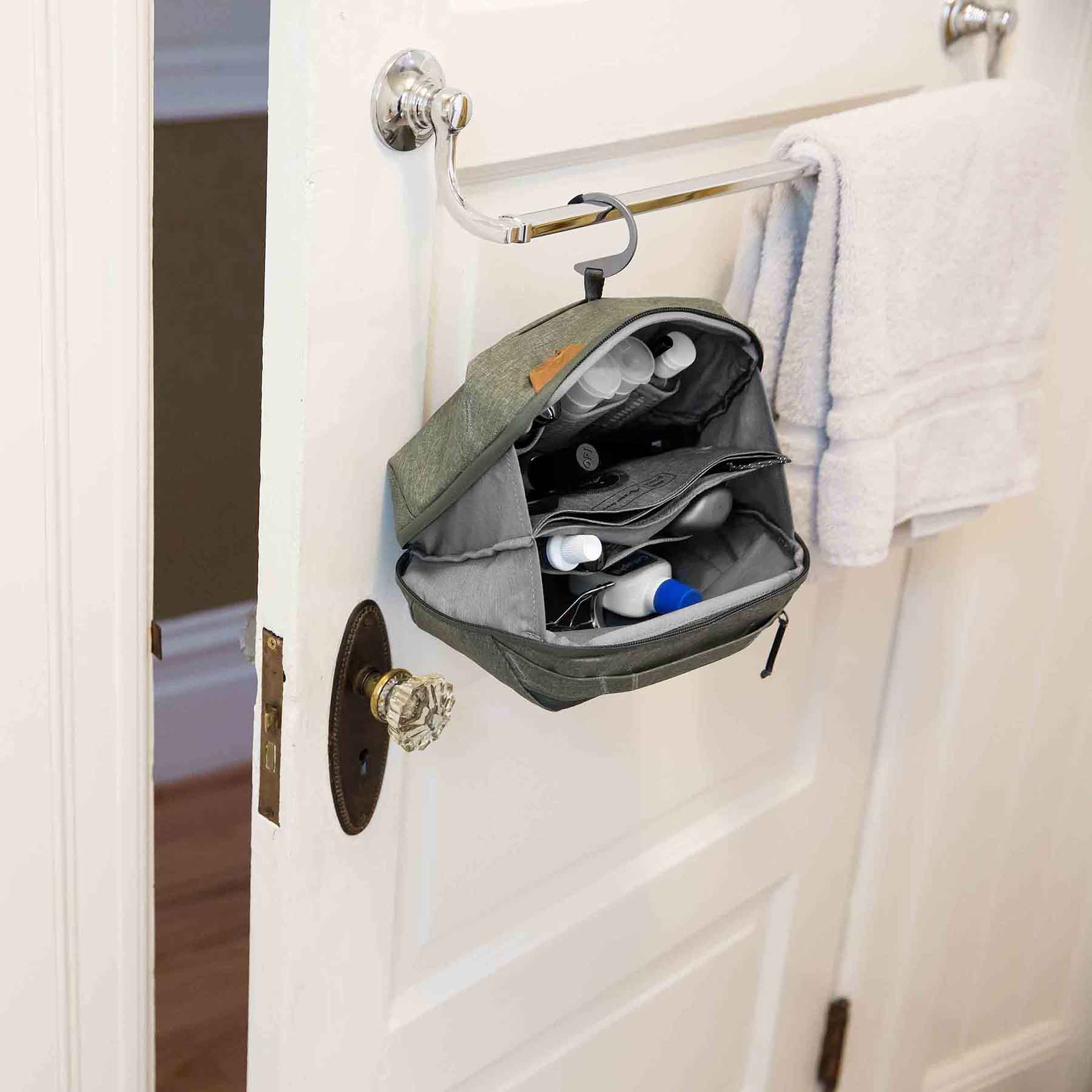 File name: PD-Wash-Pouch-Sage-4.jpg
Dimensions: 1800 x 1800 pixels
File size: 84.38 KB