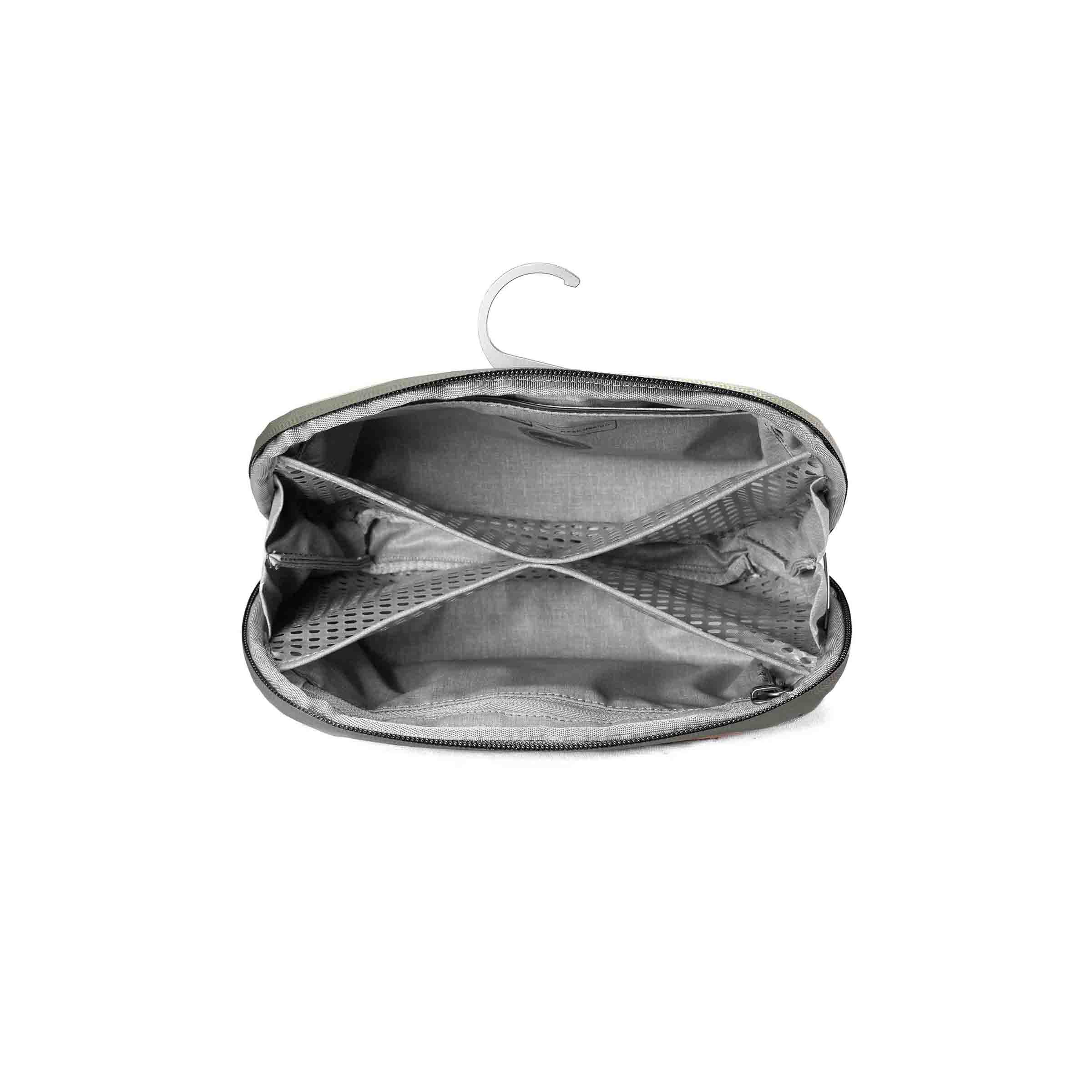 File name: PD-Wash-Pouch-Small-Sage-5.jpg
Dimensions: 2400 x 2400 pixels
File size: 85.22 KB