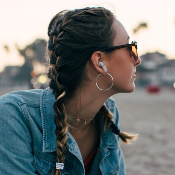 Earbuds

Earbuds are wireless earphones that connect to your phone via bluetooth. The earbuds charge automatically in the supplied case, so you can enjoy your favourite music or podcast on the go for hours!