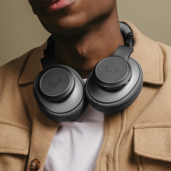 Over-Ear Headphones

Cut yourself off from the world for a while with Over-Ear Headphones. These headphones fall completely over your ears, cutting off ambient noise almost completely, so you can enjoy your favourite music even more.